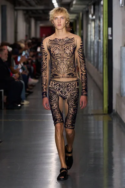 Look 9